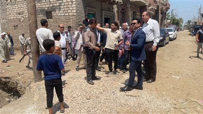 بعد انهيار جدار منزل.. 17 صورة ترصد معاينة النيابة الإدارية لقرية عزبة معوض ببني سويف 