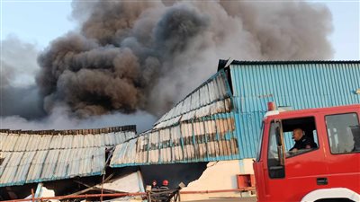 إصابة شخص في حريق مجمع الصفدي بطريق الإسماعيلية القاهرة الصحراوي 