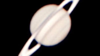 مضاء بنسبة 100%.. كوكب زحل يتقابل مع الشمس صباح اليوم 