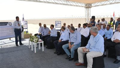 وزير البترول يتفقد أرض مشروعات البتروكيماويات الجديدة بالعلمين