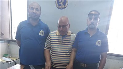 لم تغره الأموال.. مسعف يسلم 300 ألف جنيه أمانات لأهالي مصاب بحادث طريق