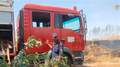 الشجر بقى فحم.. الدفع بـ 15 سيارة إطفاء للسيطرة على حريق الغابة الشجرية بطور سيناء