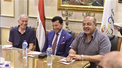 رئيس اللجنة الأولمبية يستقبل وزير الرياضة ورئيس الاتحاد الدولي لكرة اليد لمناقشة تنظيم أولمبياد 2036
