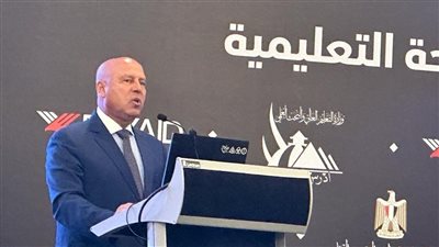 وزير النقل: تعاقدنا مع شركة نيرك لإنتاج وتصنيع 320 عربة مترو جديدة