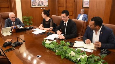 بـ استثمارات تبلغ 150 مليون دولار أمريكي.. محافظ بورسعيد يبحث إنشاء مجمع صناعي لـ البروم والمعالجة بالتعاون مع الصين