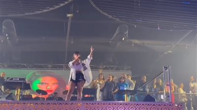 هما كلهم هنا بيضربوا برشام ولا إيه؟.. غضب بسبب حفل اللبنانية سارة زكريا مع حسن شاكوش|فيديو 