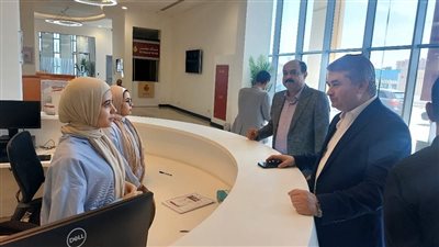 رئيس التنمية الصناعية يتفقد المركز التكنولوجي لخدمة المواطنين بأسوان
