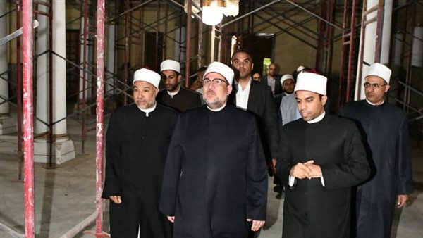 وزير الأوقاف يتفقد