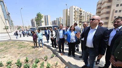 وزير الإسكان: تنفيذ 19428 وحدة سكنية لمنخفضي الدخل بمدينة 15 مايو