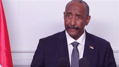 رئيس مجلس السيادة السوداني يتلقى العزاء في وفاة نجله