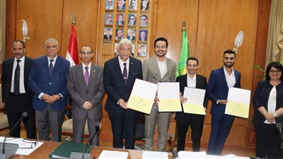تكريم طلاب الهندسة الإلكترونية بالمنوفية بعد تحقيق المركز الثاني عالميا في مسابقة علمية بتايلاند