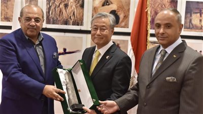 اللجنة الأولمبية تستقبل سفير كوريا الجنوبية بمصر | صور