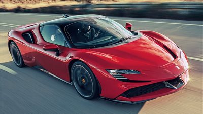 مواصفات وأسعار فيراري SF90 Stradale في السوق السعودي