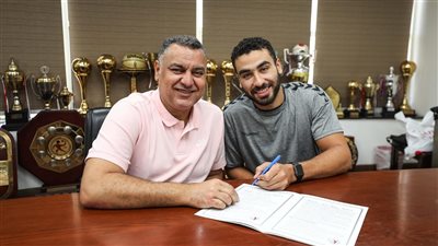 الأهلي يجدد عقد محسن رمضان لاعب اليد لمدة 4 مواسم 