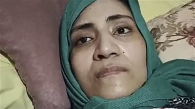نفسي أمشي على رجلي.. ممرضة بالبحيرة تستغيث: لم أغادر فراش المرض منذ 8 سنوات ووالدتي قعيدة