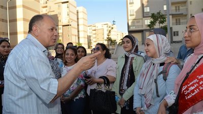 بصحبة 150 طالبًا.. محافظ أسيوط يتفقد مشروعات الإسكان بمدينة الجيل الرابع