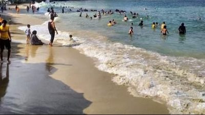 رفع الرايات الخضراء بشواطئ القطاعين الشرقي والغربي بالإسكندرية 