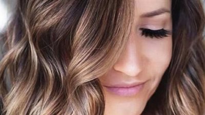 قصات شعر متوسط للشعر الخفيف والكثيف.. الويفي والكيرلي الأبرز