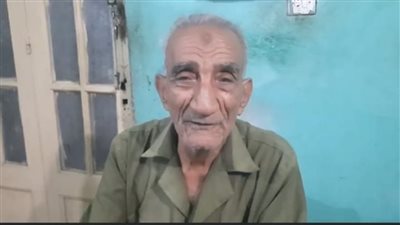 أبو بلاش.. طبيب الغلابة بالمنيا: الكشف بـ10 جنيه وبصرف العلاج بالمجان لغير القادرين | بث مباشر