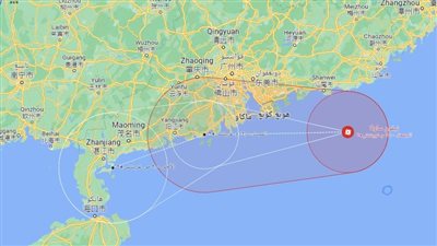 الإعصار ساولا يجبر هونج كونج على إلغاء رحلات جوية وإغلاق مدارس وأنشطة عامة