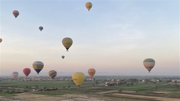 البالون الطائر بالأقصر
