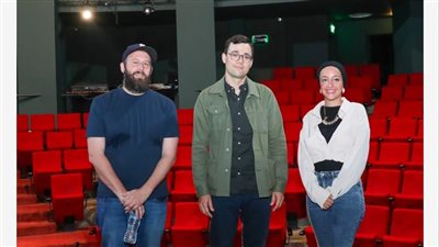 كُتّاب هوليوود خلال زيارتهم لمصر: الكوميديا السوداء تساعد على تخطي الأزمات.. وأُعجبنا بالكوميديا المصرية في البحث عن علا