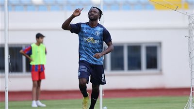 مهاجم بيراميدز يتوعد صن داونز الجنوب إفريقي في مواجهة القاهرة