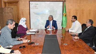 محافظ الفيوم يتابع آليات إعادة التوازن البيئي والحياة المائية لبحيرة قارون