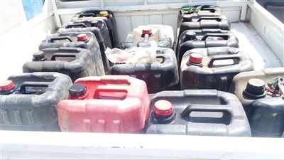 لبيعها بالسوق السوداء.. تموين الأقصر تضبط 300 لتر سولار ودقيق مدعم 