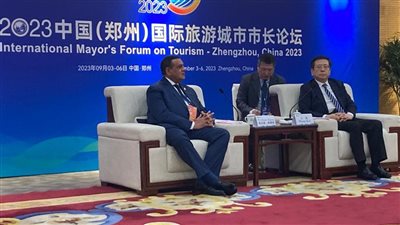 وزير التنمية المحلية يلتقي نائب سكرتير لجنة الحزب الشيوعي الصيني لبحث مجالات التعاون المشترك بين الجانبين