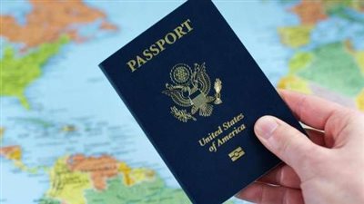 وزير الداخلية يمنح عددا من المواطنين الجنسية الأجنبية 