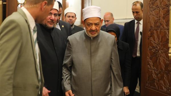 شيخ الأزهر يتفقد