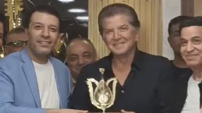 تقديرًا لمشوراه الفني.. مصطفى كامل يكرم وليد توفيق في مقر نقابة الموسيقيين | بث مباشر