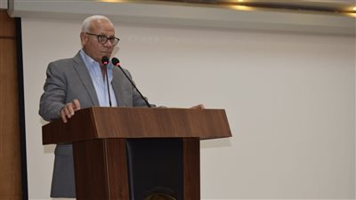 محافظ بورسعيد يتابع استعدادات استقبال العام الدراسي الجديد