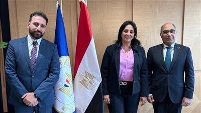 السياحة تبحث مع شركتي طيران بريطانية وإسبانية دفع الحركة السياحية الوافدة 