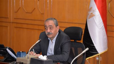 محافظ الإسماعيلية يتابع استعدادات المحافظة لاستقبال العام الدراسي الجديد