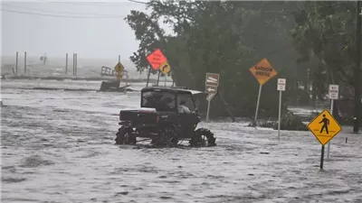 إعصار لي يتحول إلى عاصفة مدمرة من الفئة الخامسة على منطقة الكاريبي