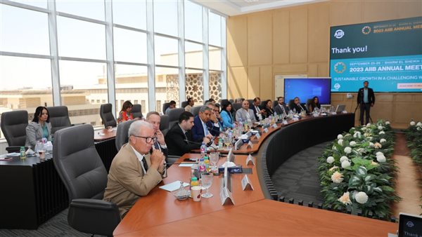 لقاء ممثلى البنك