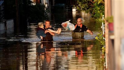 فيضانات اليونان تدمر قرى بأكملها.. والسلطات تنقذ 1700 شخص