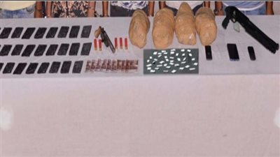 مخدرات وسلاح.. القبض على تشكيل عصابي بدمياط