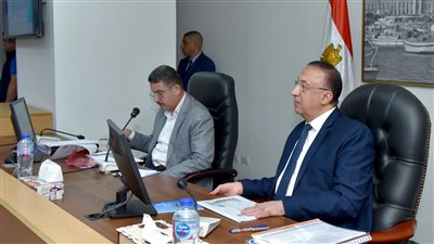 محافظ الإسكندرية يناقش خطة المجلس القومي للسكان ومؤشراتها