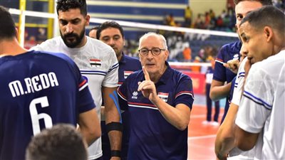 مدرب طائرة الفراعنة يحذر من مفاجآت الكاميرون بعد الإطاحة بتونس من البطولة الإفريقية