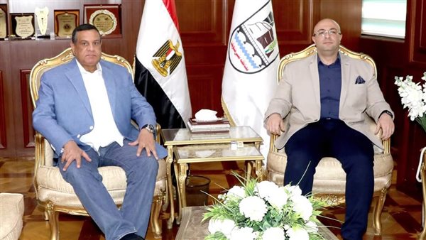 محافظ بني سويف ووزير