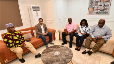 وفد كيني يزور مدينة حدائق أكتوبر لبحث التعاون في قطاع الإسكان 