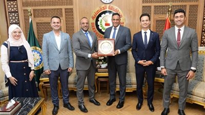 محافظ الدقهلية يستقبل أعضاء مبادرة ابدأ لتطوير الصناعة المصرية 