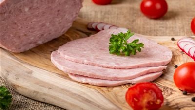 طريقة عمل اللانشون في المنزل بجميع أنواعه.. 3 وصفات آمنة بديلة للمنتجات الجاهزة