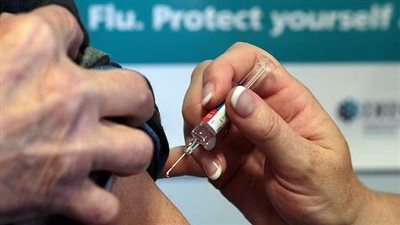 بريطانيا تبدأ منح مواطنيها لقاح الخريف وسط مخاوف من متغير بيرولا 