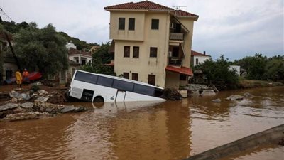 الرئاسي الليبي يعلن 3 مدن مناطق منكوبة.. ويطالب الدول والمنظمات بتقديم المساعدة لانتشال الضحايا