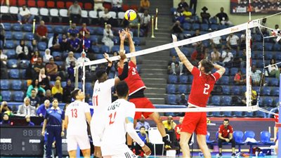 منتخب الجزائر يهزم ليبيا ويتأهل لنهائي بطولة إفريقيا للطائرة