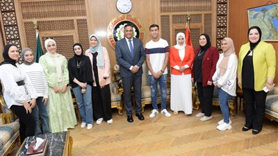 محافظ الدقهلية يلتقي طلاب آداب دمياط لحضور التدريب العملي بمركز معلومات شبكات المرافق